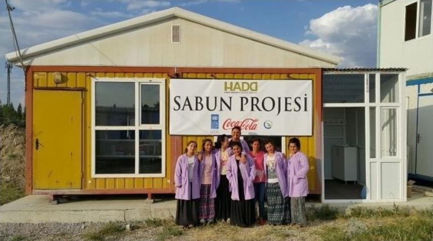 Petek Petek Umut İşlemeye Devam Ediyor