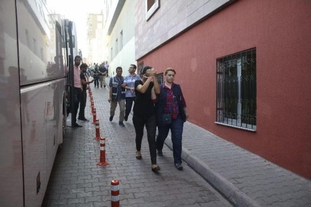 Melikşah &Uuml;niversitesi&rsquo;ne Yapılan Operasyonda G&ouml;zaltına Alınan 73 Kişi Mahkemeye Sevk Edildi