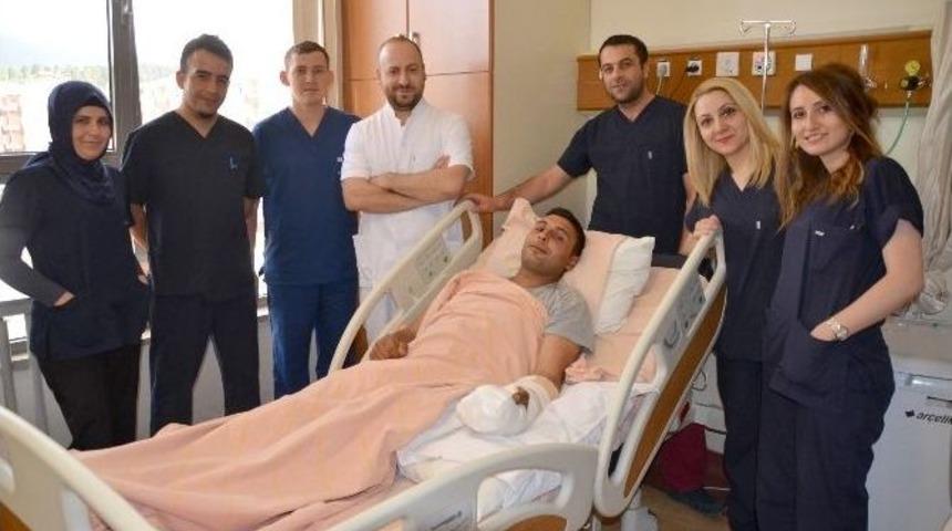 Sarıkamış&rsquo;ta Parmakları Kopan Vatandaş Yapılan Cerrahi Operasyonla Yeniden Parmaklarına Kavuştu
