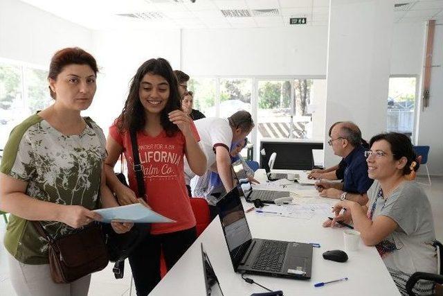 Uludağ Üniversitesi’nde Kayıt Heyecanı