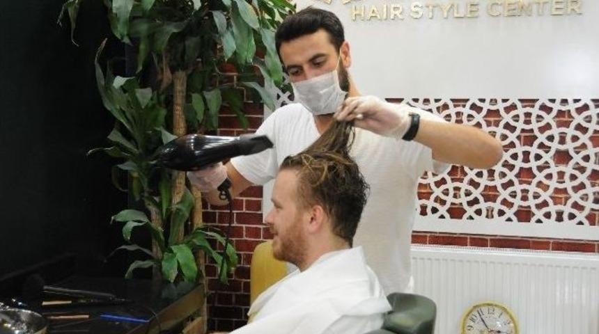 Yaz Aylarında Yıpranan Sa&ccedil;lara Protein Bakımı