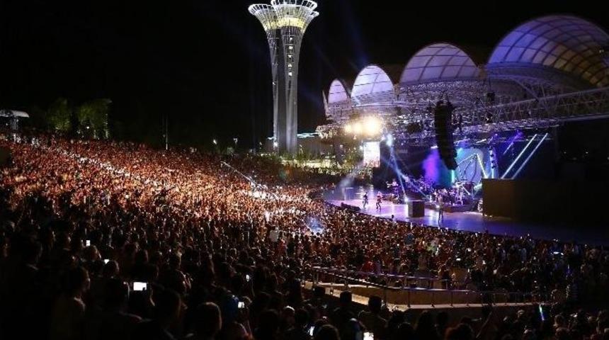 Serdar Orta&ccedil;&rsquo;tan Erkek Hayranlarına Evlilik Tavsiyesi