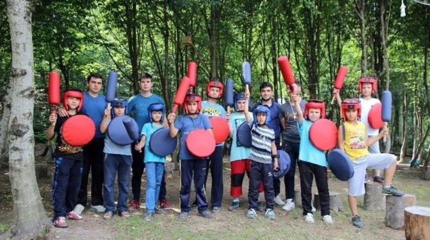 Diriliş Kampı&rsquo;nda &Ouml;ğrenciler Eğitim Dolu Yaz Tatili Ge&ccedil;iriyor