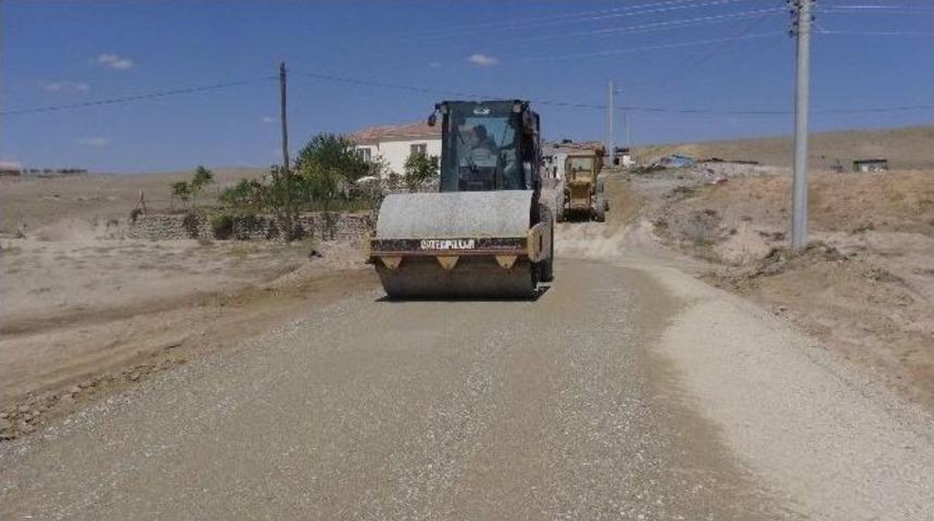 Topakkaya&rsquo;da Asfaltlama &Ccedil;alışmaları