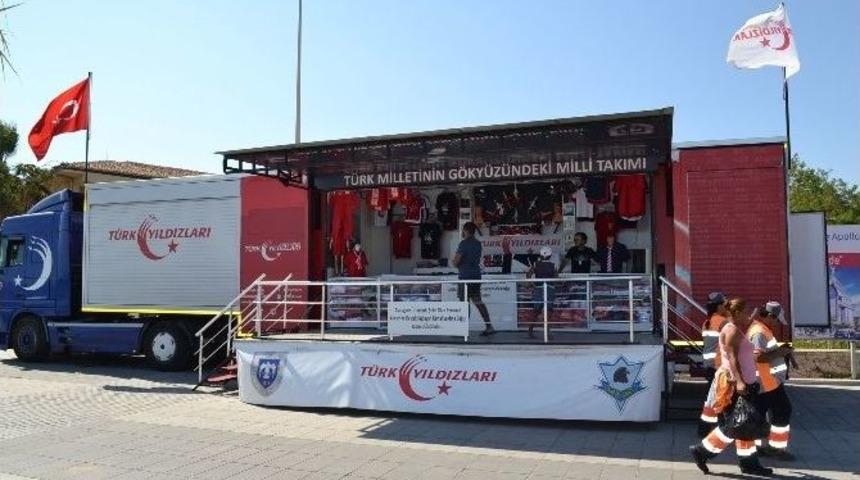 T&uuml;rk Yıldızları, Didimlilerle Buluştu