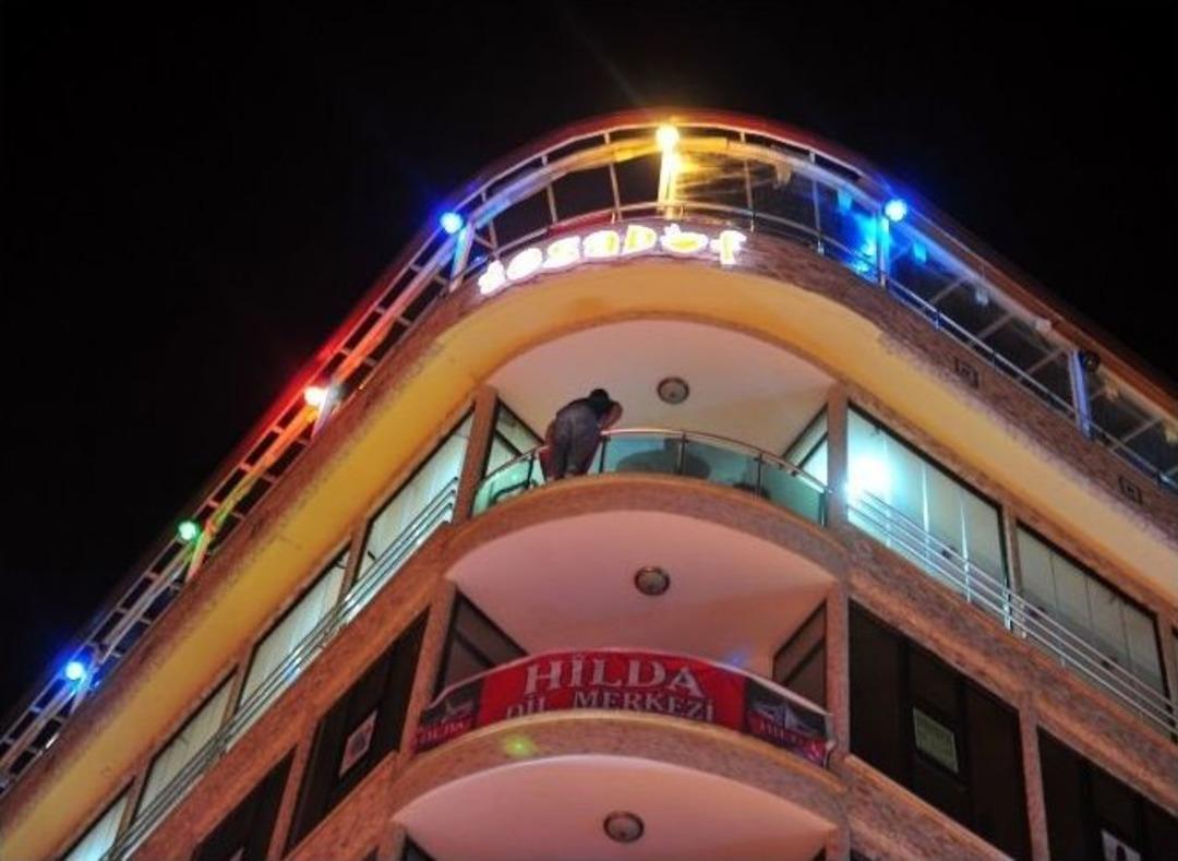 5. Kattan Atlamak İsteyen Genci Ak Parti İl&ccedil;e Başkanı İkna Etti