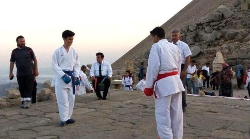 Karate Şampiyonasının Finali Nemrut Dağı&rsquo;nda Yapıldı