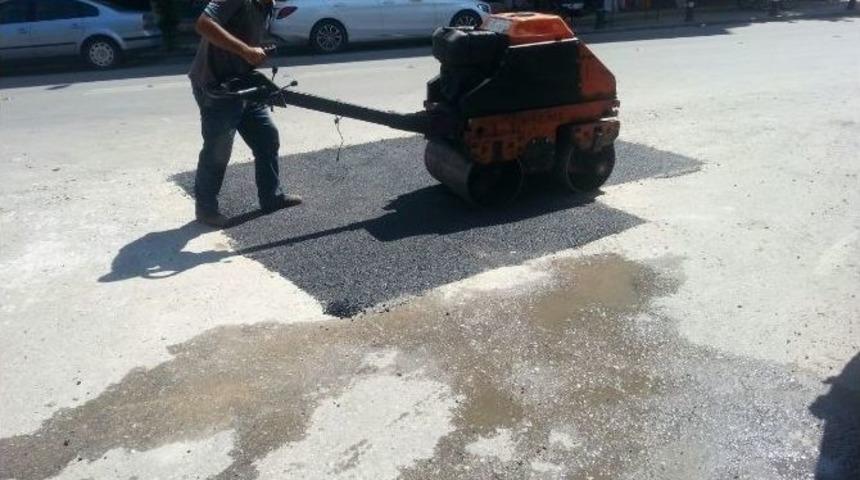 Şehir Merkezinde Yol Bakım &Ccedil;alışmaları Devam Ediyor