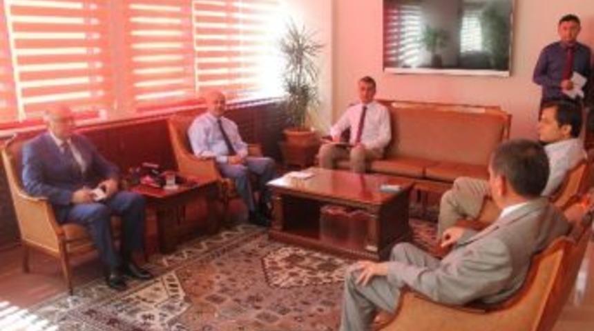 Vali Peynircioğlu, Her Pazartesi G&uuml;n&uuml; Halk İle Buluşuyor