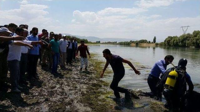 Suya Kapılan Gencin Cansız Bedenine Ulaşıldı