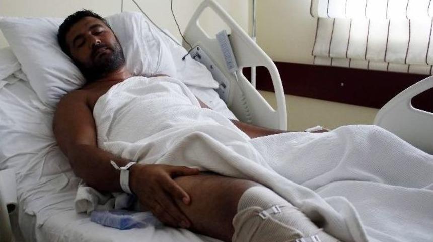 Tatile Gelen Şarkıcı Havuzdan &Ccedil;ıkarken Kal&ccedil;a Kemiğini Kırdı