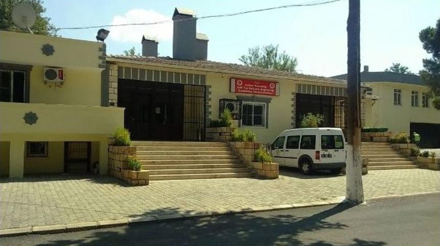 19 Yaşındaki Gen&ccedil; Bı&ccedil;aklanarak &Ouml;ld&uuml;r&uuml;ld&uuml;