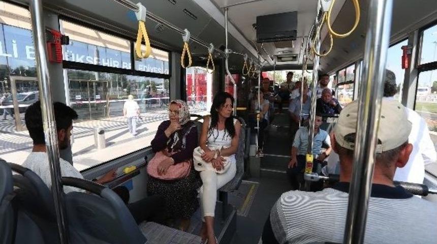 Denizli B&uuml;y&uuml;kşehir&rsquo;den &Uuml;niversite Kaydı İ&ccedil;in Ulaşım Kolaylığı