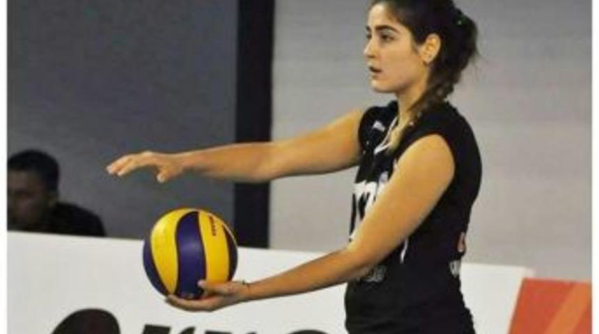 İrem Seyhan Polisg&uuml;c&uuml;&rsquo;nde