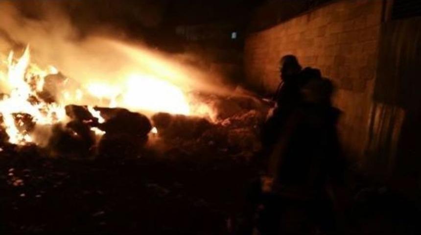 &Uuml;st&uuml;b&uuml; At&ouml;lyesinde &Ccedil;ıkan Yangın Korkuttu