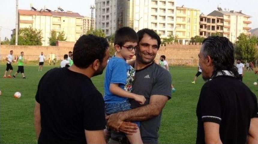 Fet&ouml; Y&uuml;z&uuml;nden Milli Takımı Bırakmak Zorunda Kaldı