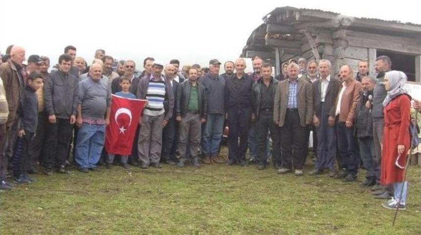 2 Bin 500 Rakımlı Yaylada Demokrasi Ş&ouml;leni