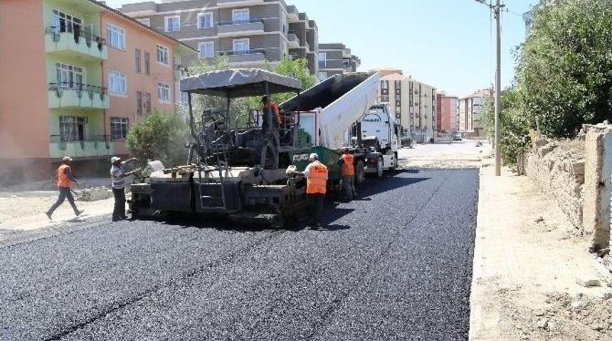 Ereğli Belediyesi Sıcak Asfalt Serimine Devam Ediyor