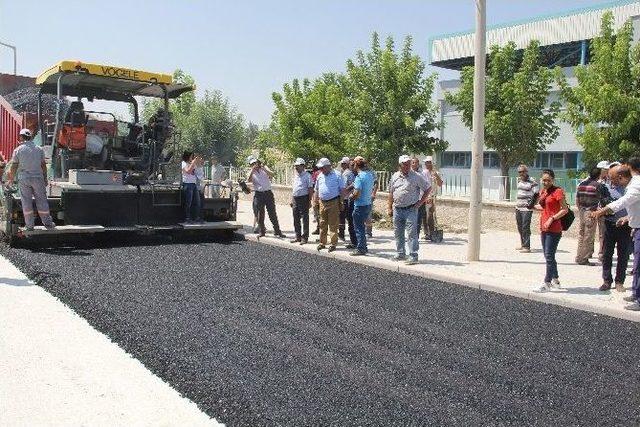 Ereğli Belediyesi Sıcak Asfalt Serimine Devam Ediyor