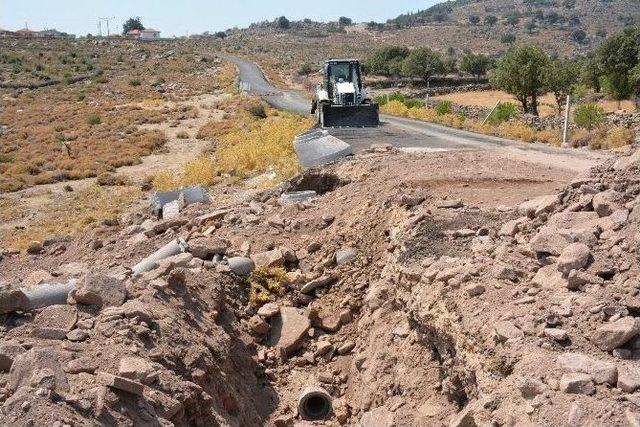 Örselli’nin 50 Yıllık Kanalizasyon Hattı Yenileniyor