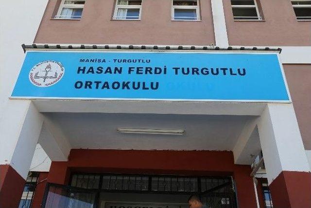 Turgutlu’daki Okullar Belediye Tarafından Bakıma Alındı