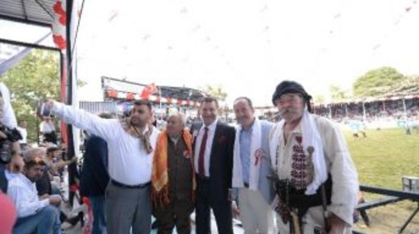 Başkan Yılmaz, Kurtdereli G&uuml;reşlerini Değerlendirdi