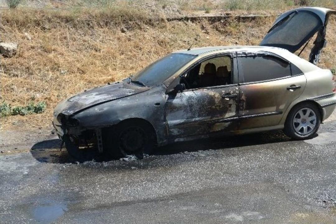 Seyir Halindeki Ara&ccedil; Alev Aldı