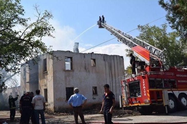 Malatya’da 100 Dönümlük Alan Kül Oldu G3