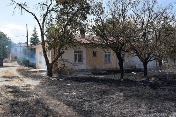 Malatya’da 100 Dönümlük Alan Kül Oldu G4