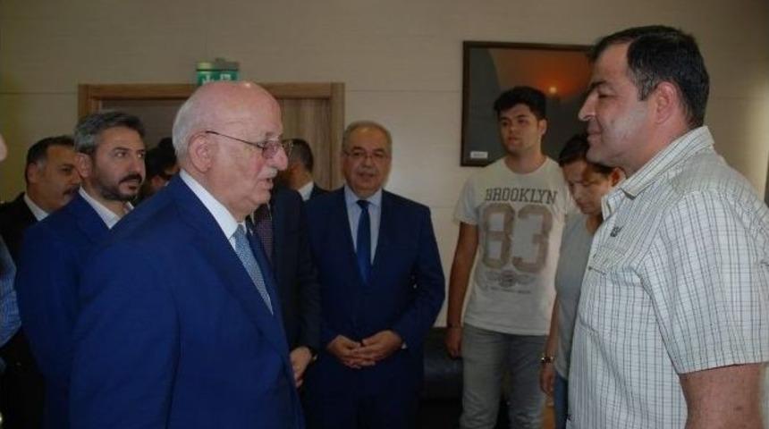 Gazi Binbaşıyı Meclis Başkanı Karşıladı