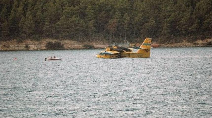 Yangın U&ccedil;ağı Deniz Ortasında Kaldı