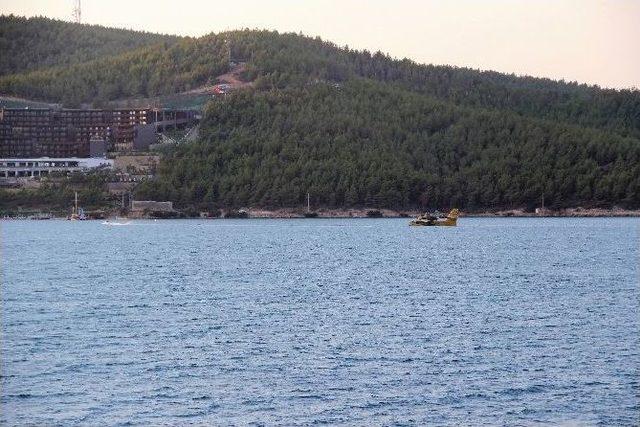 Yangın Uçağı Deniz Ortasında Kaldı