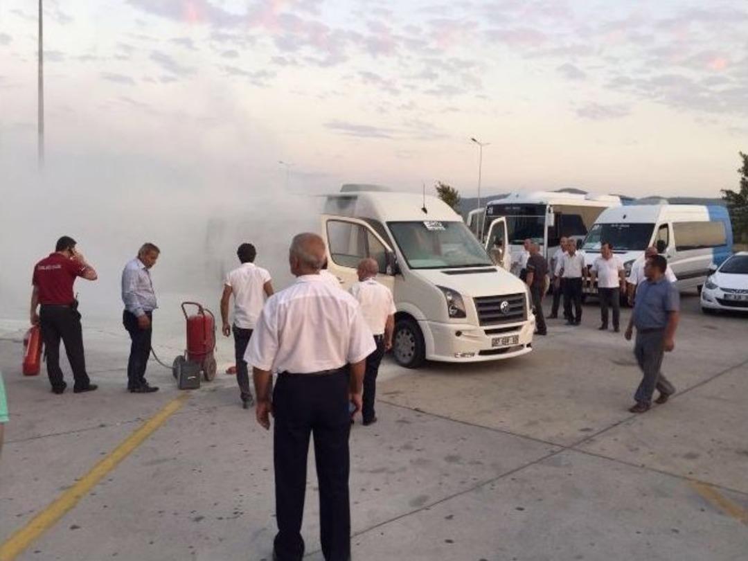 Kovasını Kapan Yangına Koştu