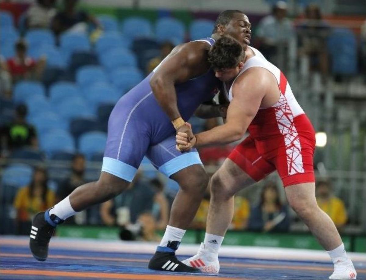 Rıza Kayaalp G&uuml;m&uuml;ş Madalya Kazandı