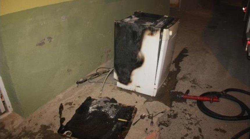 &Ccedil;amaşır Makinesi Yangın &Ccedil;ıkardı