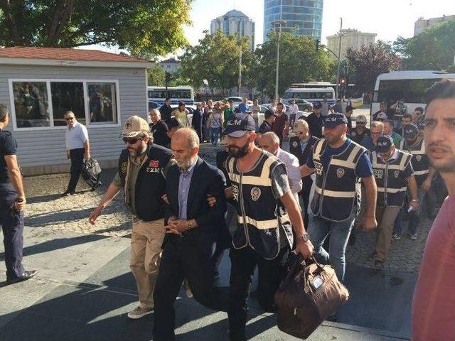 Fetö Soruşturmasında Gözaltına Alınan Eski Bursa Valisi Adliyeye Sevk Edildi