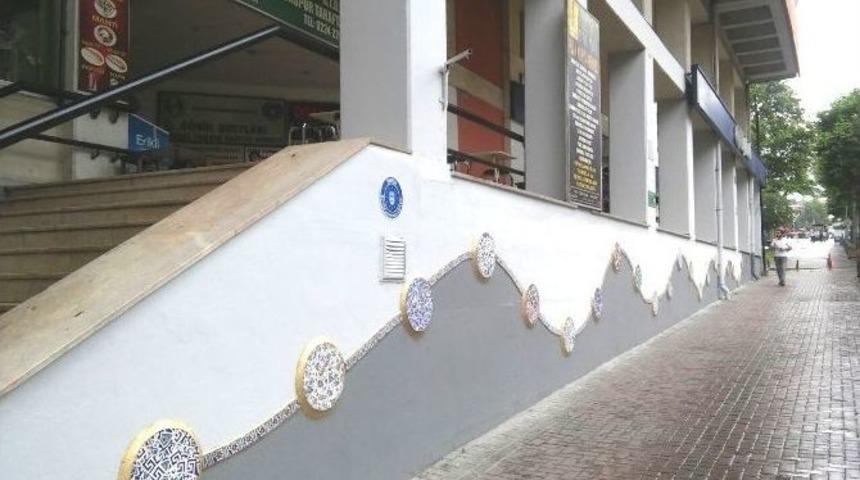 Atıkların Sanatsal D&ouml;n&uuml;ş&uuml;m&uuml;