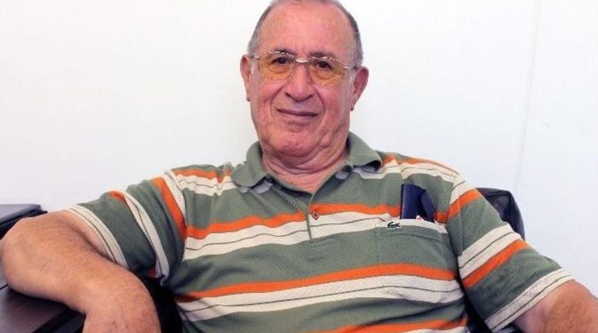 Deprem Hep Onu Kovaladı, Eşi Ve Kızını Kaybetti...