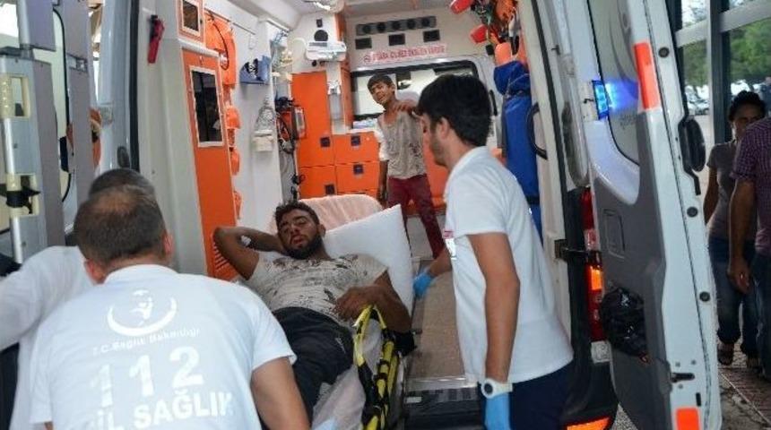 Adana&rsquo;da Trafik Kazası: 11 Yaralı