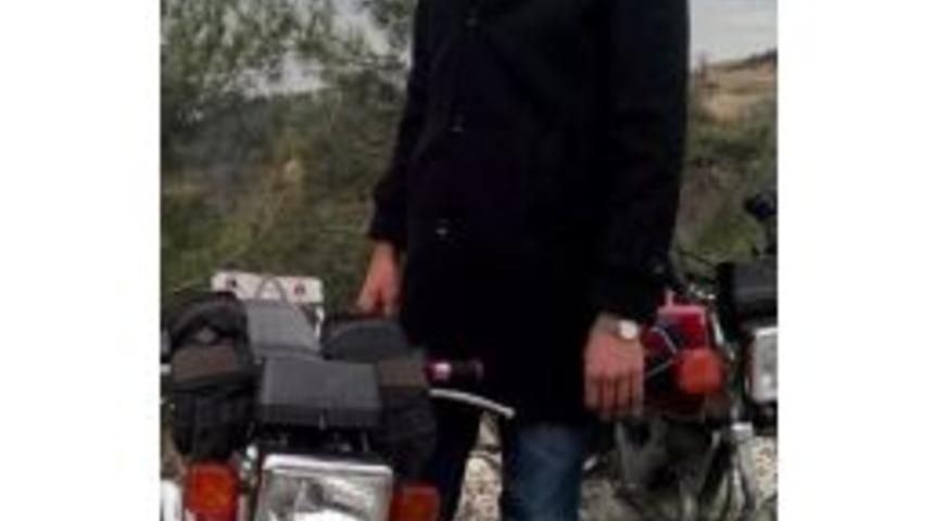 Otomobil İle &Ccedil;arpışan Motosikletin S&uuml;r&uuml;c&uuml;s&uuml; &Ouml;ld&uuml;