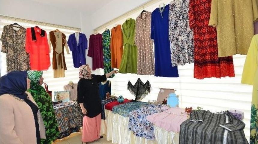 Meslek &Ouml;ğrenirken Aile B&uuml;t&ccedil;esine Katkı Sağlıyorlar