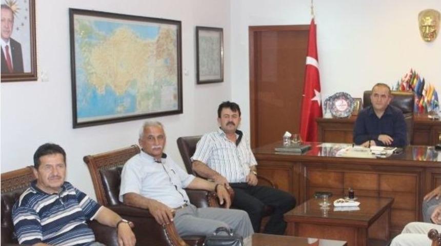 Muhtarlardan Demokrasi Şehitlerinin Ailelerine Ve Gazilere Bağış