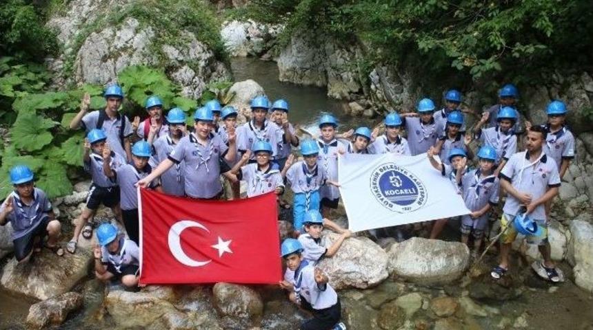 B&uuml;y&uuml;kşehir Kağıtsporlu İzciler, Darbe Şehitleri İ&ccedil;in Y&uuml;r&uuml;d&uuml;