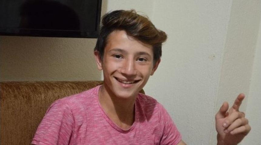 (&ouml;zel Haber) Clinton&rsquo;un Burnunu Sıkan &rsquo;erkan Bebek&rsquo;, Futbolcu Olmak İstiyor