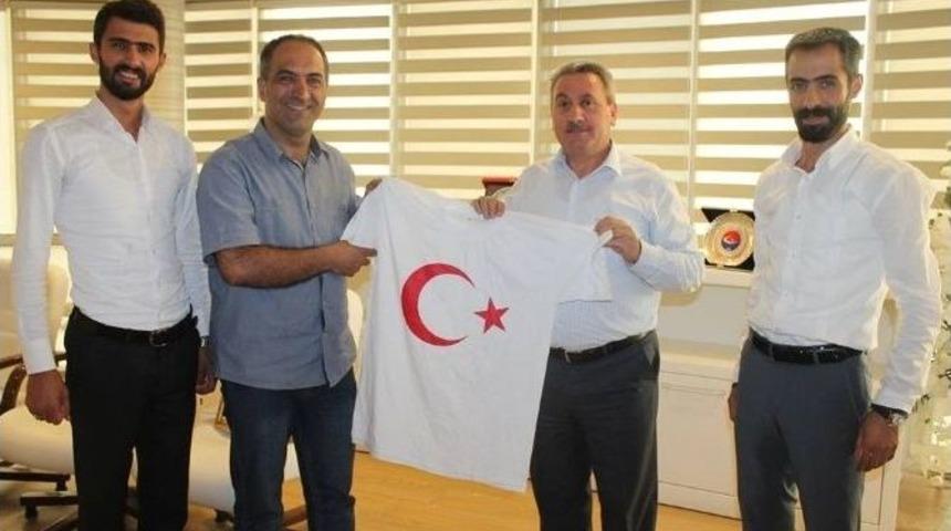 Taşkesenligil&rsquo;e Demokrasi İ&ccedil;in &Ccedil;ok &Ouml;zel Teşekk&uuml;r
