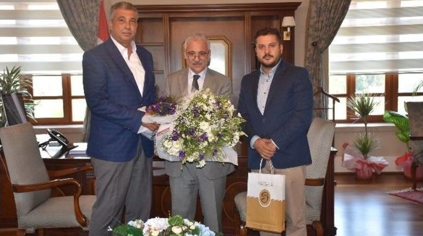 Vali G&uuml;ven&ccedil;er Konuklarını Ağırladı