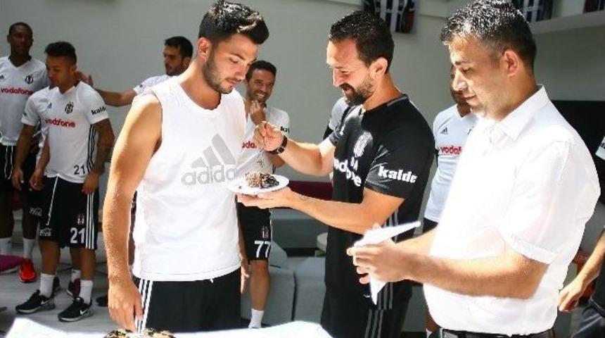 Tolgay Arslan&rsquo;a Doğum G&uuml;n&uuml; S&uuml;rprizi