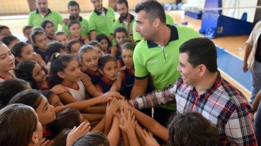 Kepez Belediyesi Yaz Spor Okulunda 2 Bin 500 &Ouml;ğrenciye Eğitim Veriyor