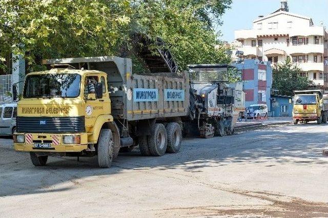 Muratpaşa Belediyesi’nden Dolaplıdere Caddesi’ne Asfalt