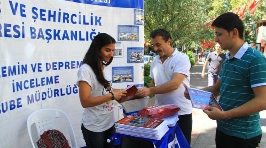 B&uuml;y&uuml;kşehir Deprem Standı Kurdu